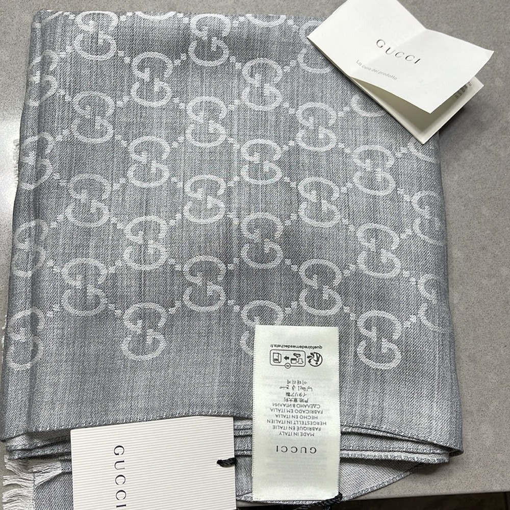 GUCCI wool and silk blend scarf - Picture 2 of 3